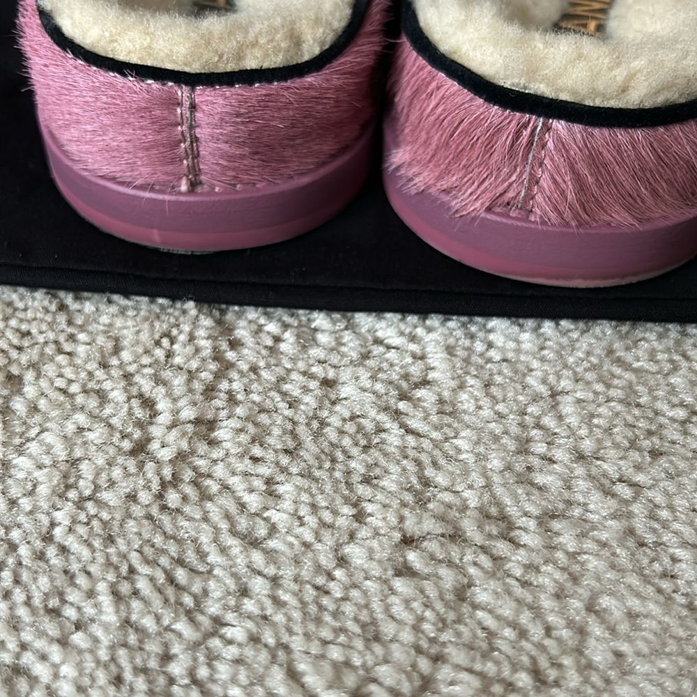 CHANEL - Pink Calf hair/Shearling Dad Sandals - 36 - Picture 6 of 6